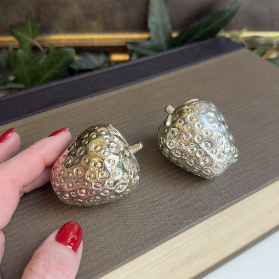 Солонка-перечница Клубника 5 см серебрение 