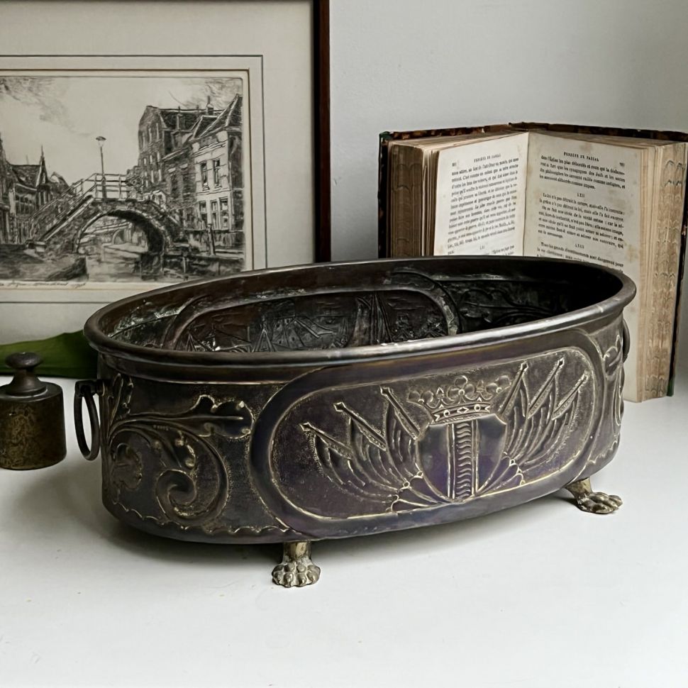 Кашпо 31 см на лапках латунь 19 век Шхуны