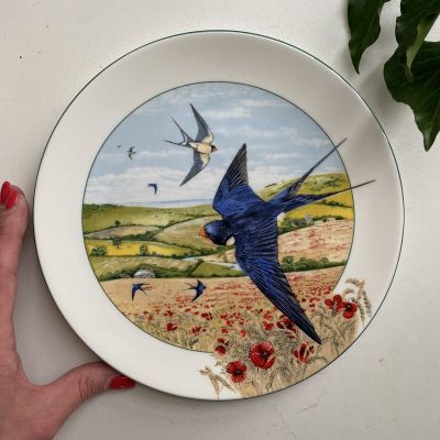 Тарелка 21 см Royal Doulton 1990 The Field Swallow номерная Англия