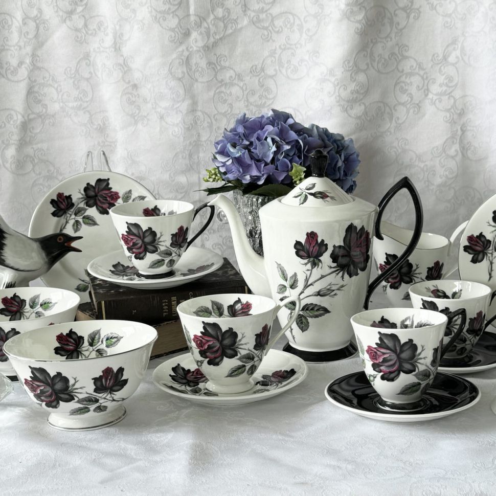 Тарелка Royal Albert Masquerade 1950-1960 гг 16 см кайма серебрение Англия