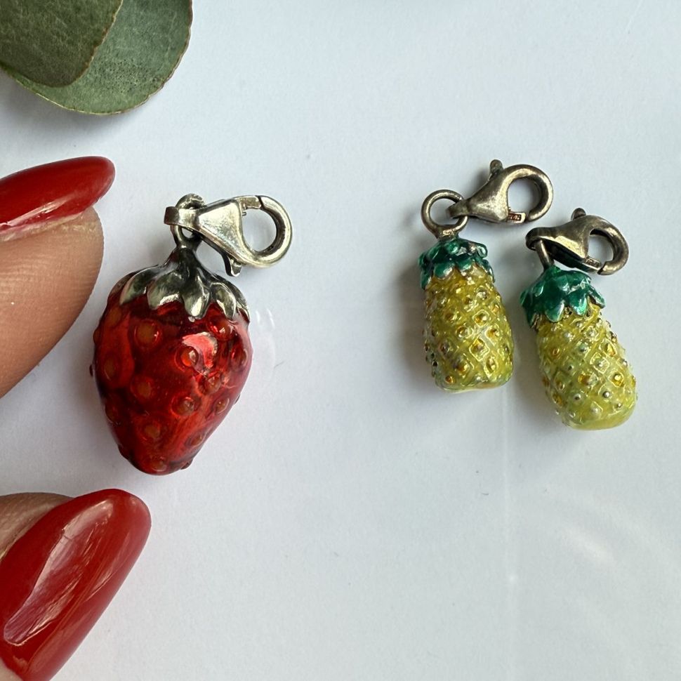 Подвеска шарм Клубника 2,5 см в стиле Thomas Sabo 925 