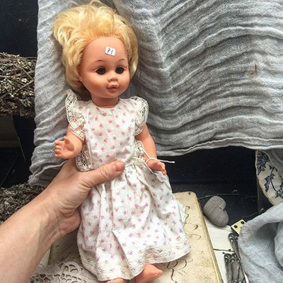 Кукла в ситцевом платье