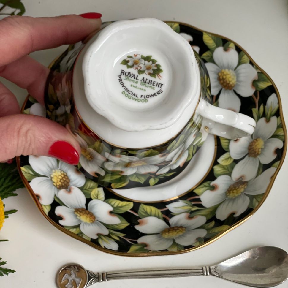 Чайная пара черный Royal Albert Provincial Flowers Dogwood 200 мл Англия