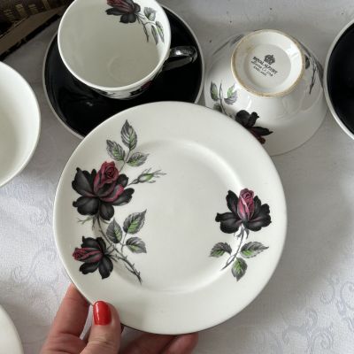 Тарелка Royal Albert Masquerade 1950-1960 гг 16 см Англия 