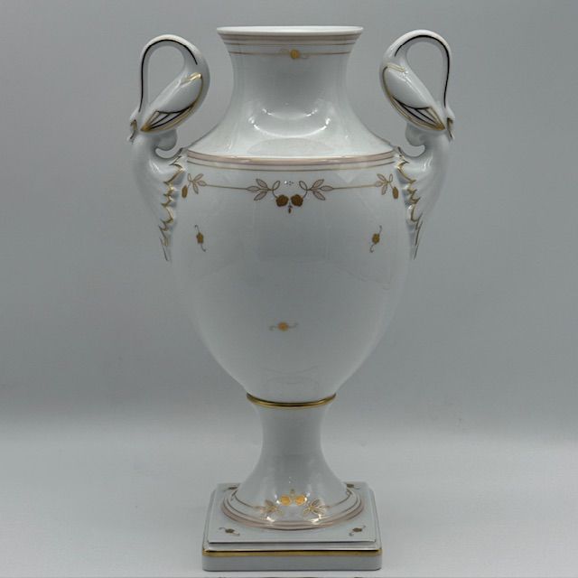 Ваза амфора Лебеди Kaiser Legato 34 см Германия