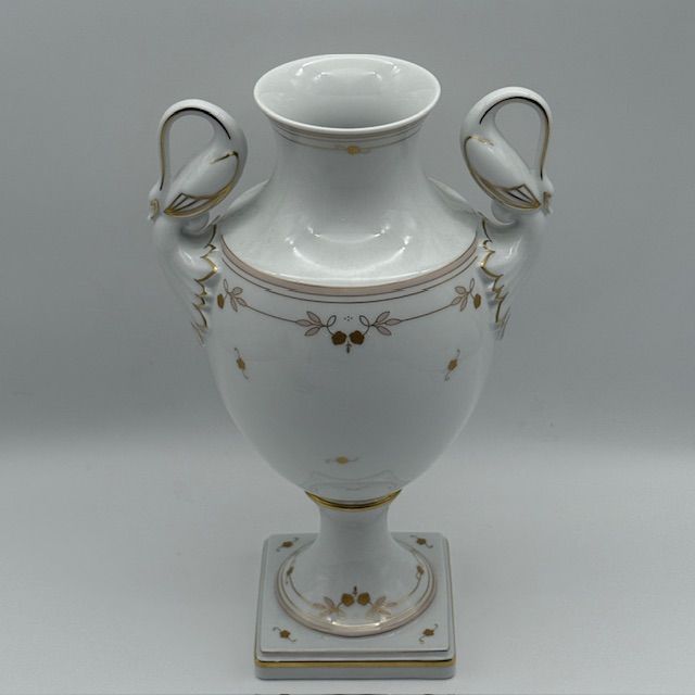 Ваза амфора Лебеди Kaiser Legato 34 см Германия