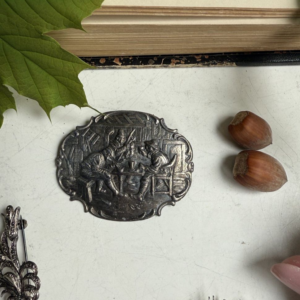 Брошь В Таверне 6 см серебро Нидерланды