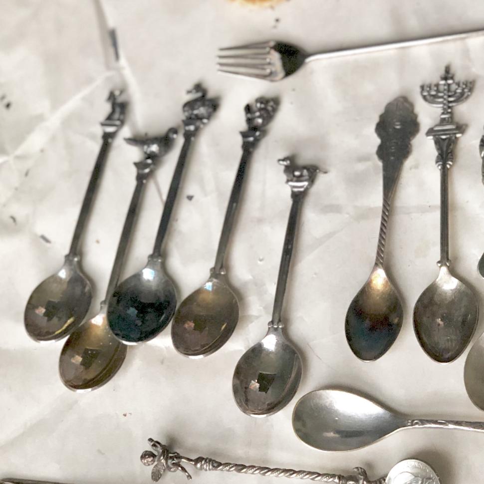 Ложка с собакой мельхиор