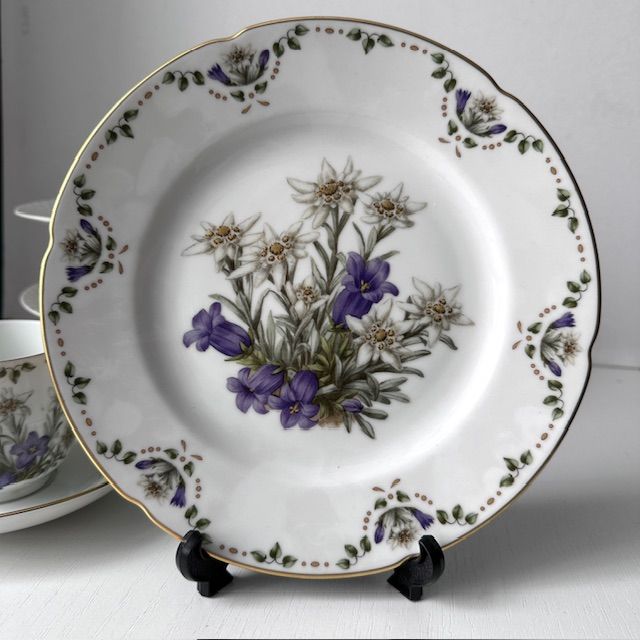 Тарелка Franklin Porcelain Альпийские цветы Edelweib 20 см фарфор Германия