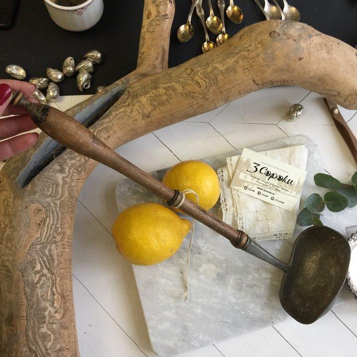 Половник оловянный с деревянной ручкой