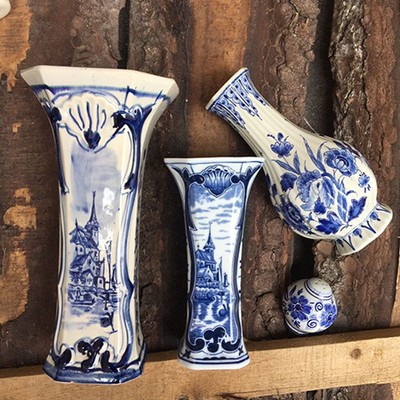 Ваза Delft Городок на реке малая