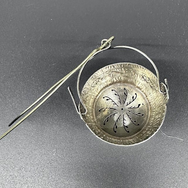 Ситечко для чая S.F.A.M. 5 см 1910 гг. серебрение Франция