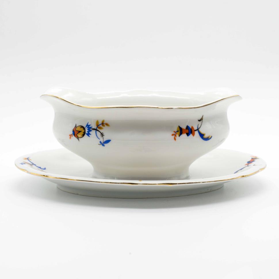 Соусник на блюде Victoria China Czechoslovakia 1930-е годы