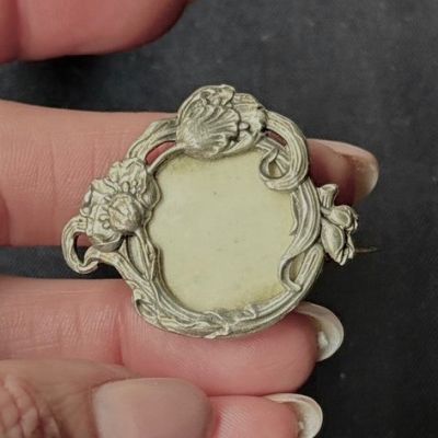Брошь рамка Маки 3 см серебро Арнуво