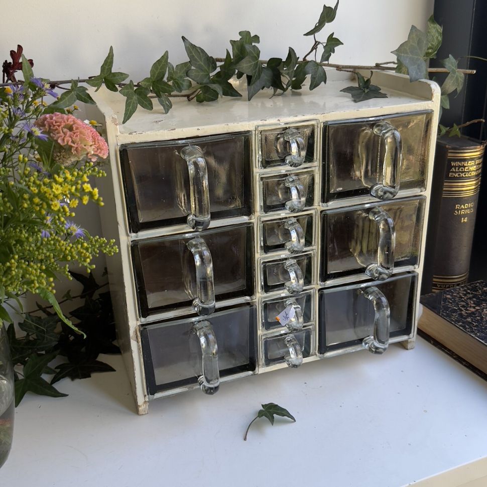 Полка со стеклянными ящиками первая половина XX века