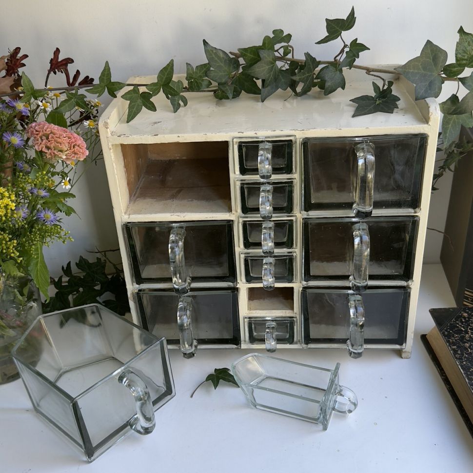 Полка со стеклянными ящиками первая половина XX века