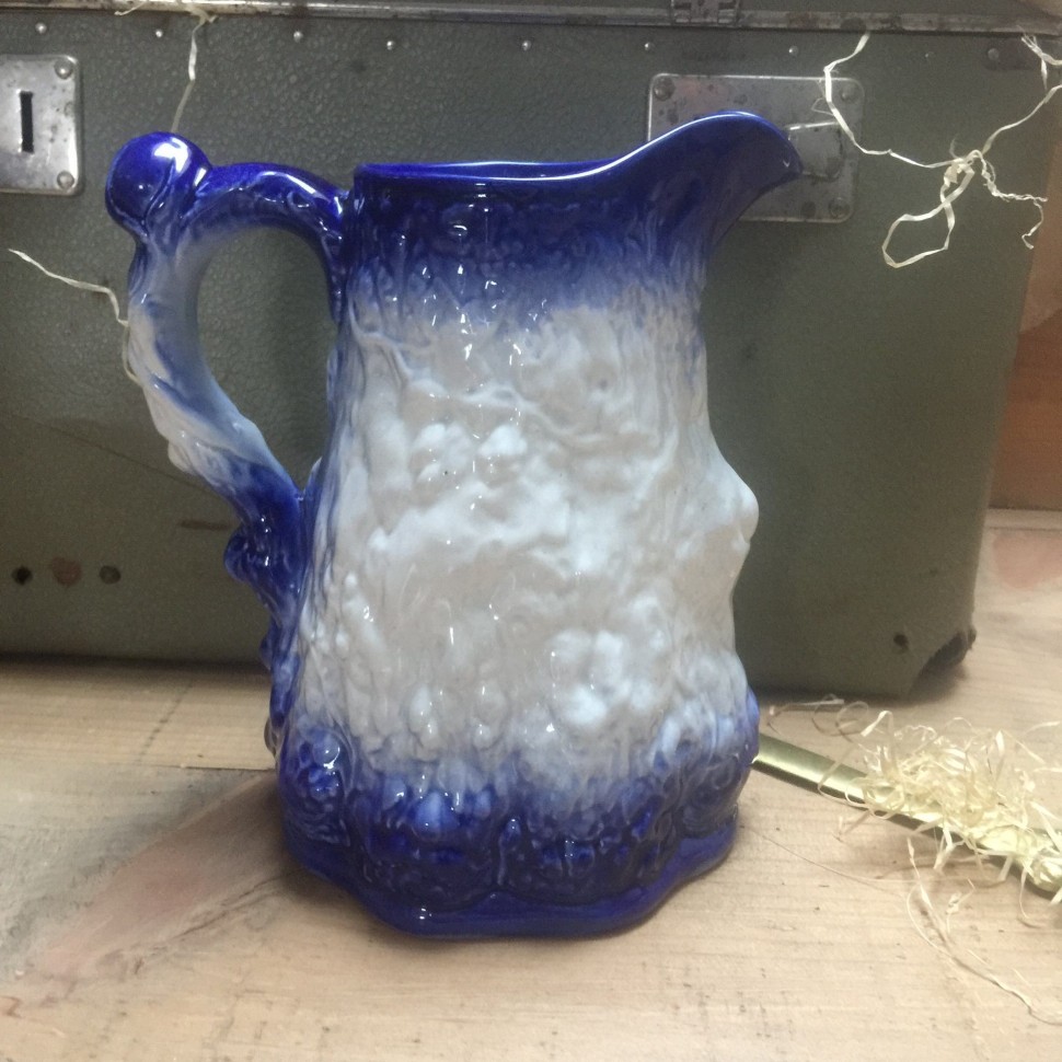 Кувшин с викторианским рельефом Staffordshire Burleigh 1 л