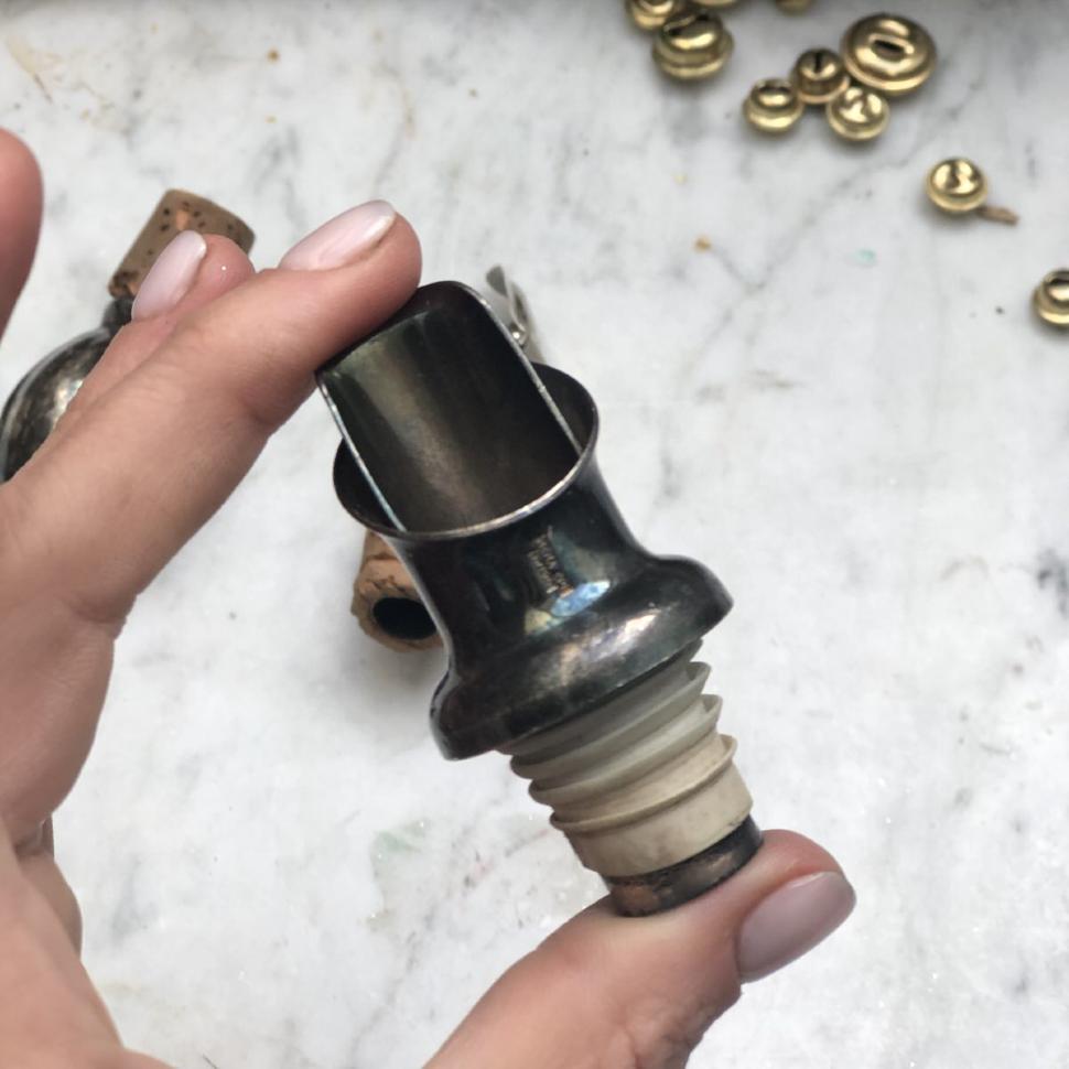 Пробка для бутылки с носиком 6,5 см мельхиор