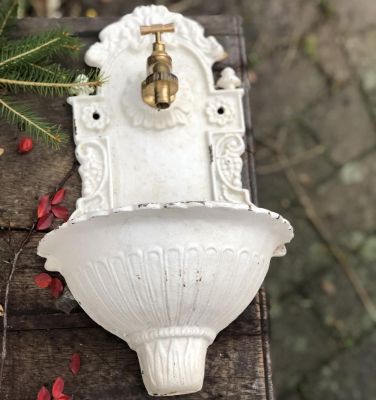 Рукомойник чугунный с латунным краном