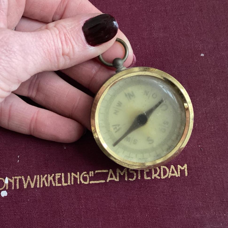 Компас латунь 50 годы мутное стекло