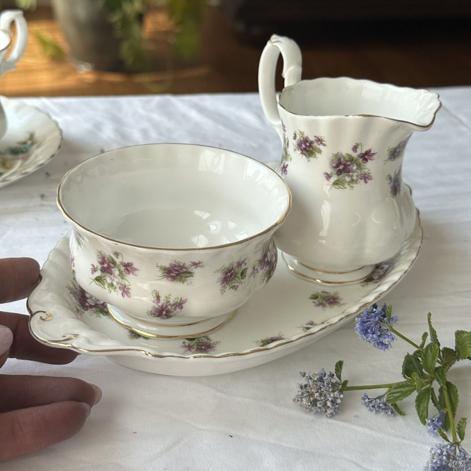 Сахарница Sweets Violets Royal Albert 9 см Англия