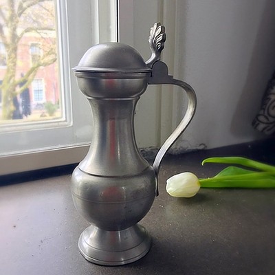 Кувшин оловянный с круглой крышкой 