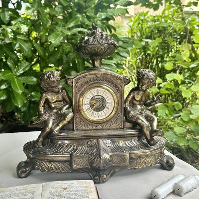 Часы каминные Путти механика бронза Италия изьян
