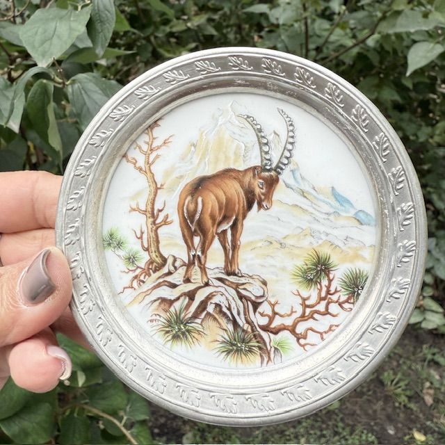 Блюдце подставка Vohenstrauss Горный козел 10 см олово Германия