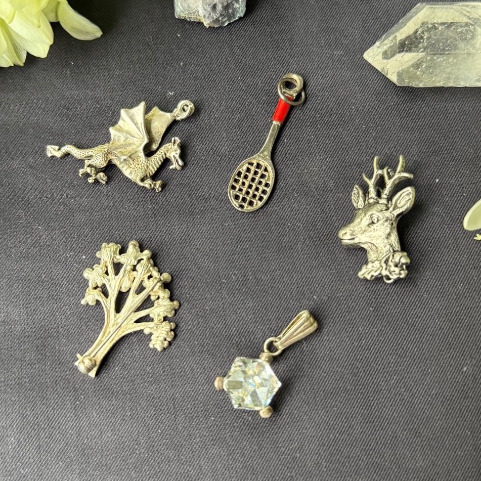 Брошь Олень 3 см серебро 