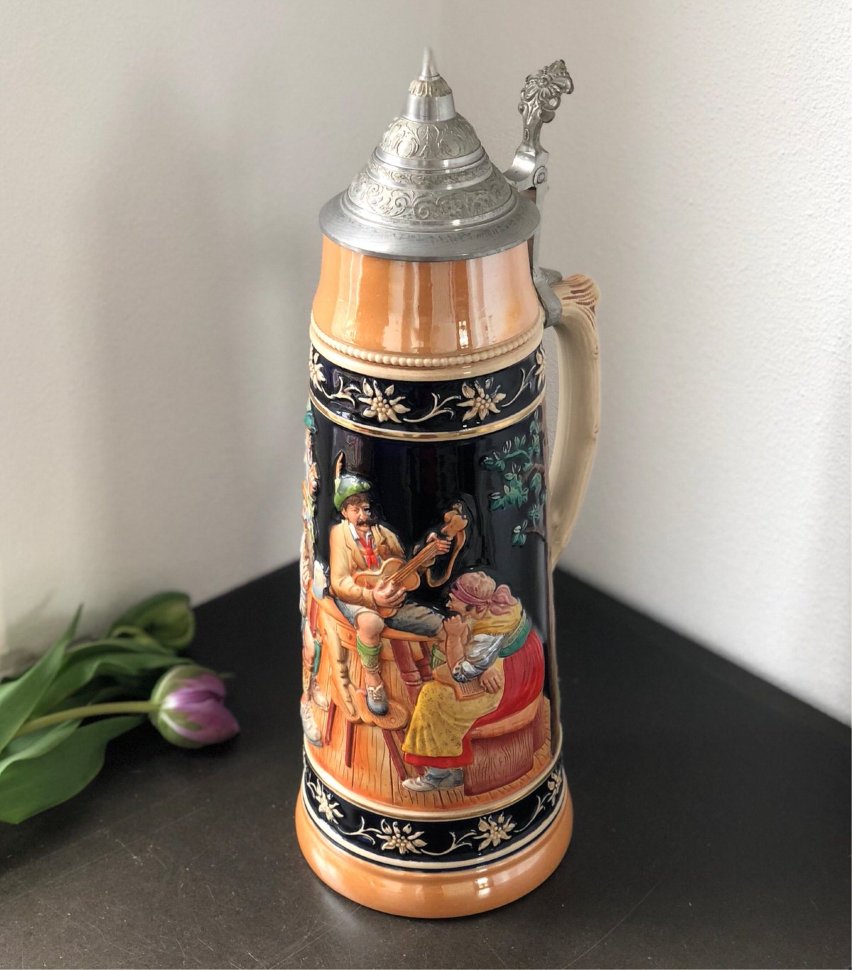 Огромная кружка для розливного пива, Германия