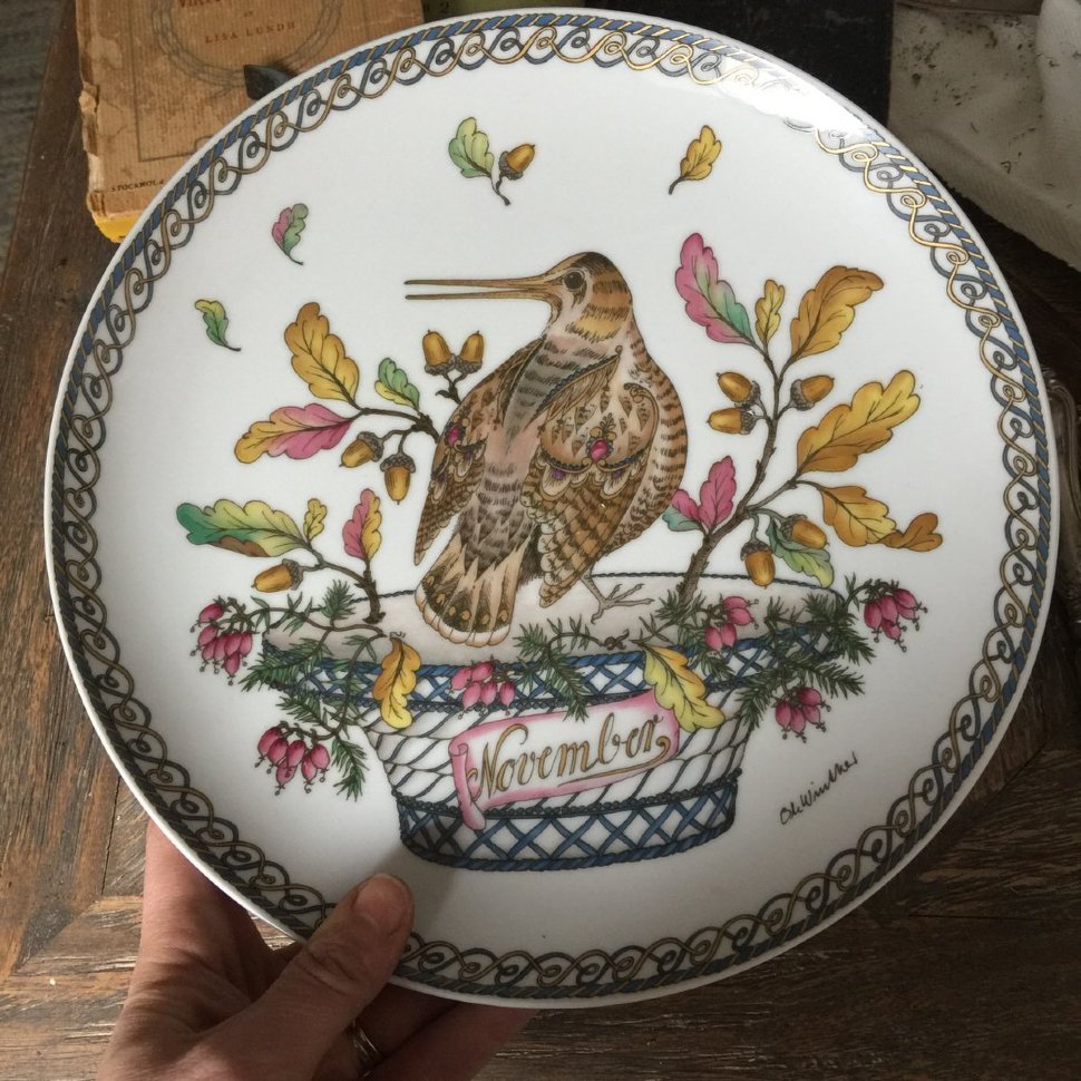 Тарелка декоративная Hutschenreuther серия «12 месяцев», Ноябрь,  25 см