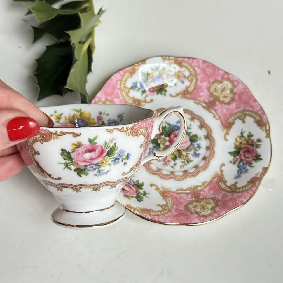 Кофейная пара Royal Albert Lady Carlyle 130 мл Англия 1950-1970 гг.