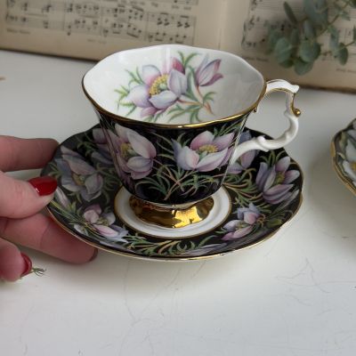Чайная пара черный Royal Albert Provincial Flowers Prairie Crocus 200 мл Англия 