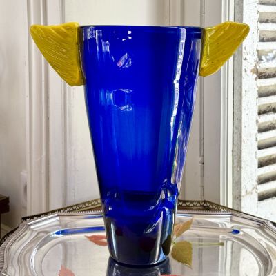 Ваза «Победа» из кобальтово-синего стекла Франция
