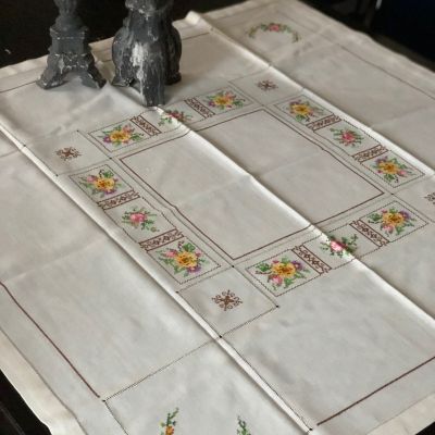 Скатерть Цветы, ручная работа