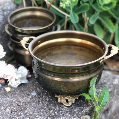 Кашпо латунное на лапах с ручками-цветами набор 2 шт.