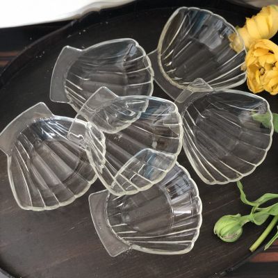 Розетка в форме ракушки Pyrex France