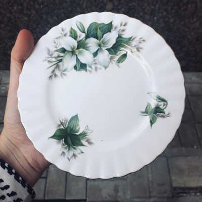 Тарелка десертная Royal Albert Trillium Англия