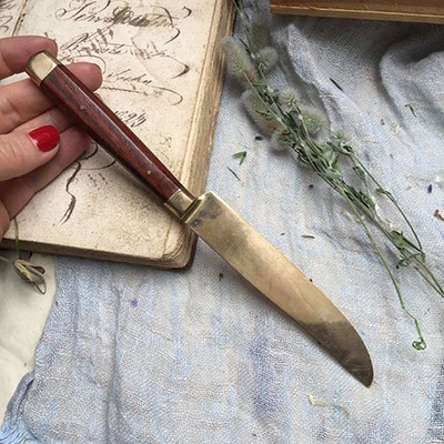 Нож столовый латунный с деревянной ручкой