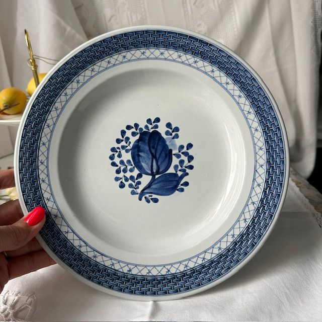 Тарелка Royal Copenhagen Тюльпан 25 см Дания