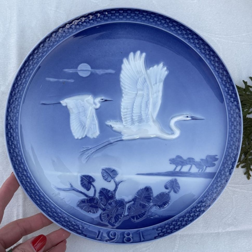 Тарелка панно Hutschenreuther 26 см Аисты 1981 г Германия