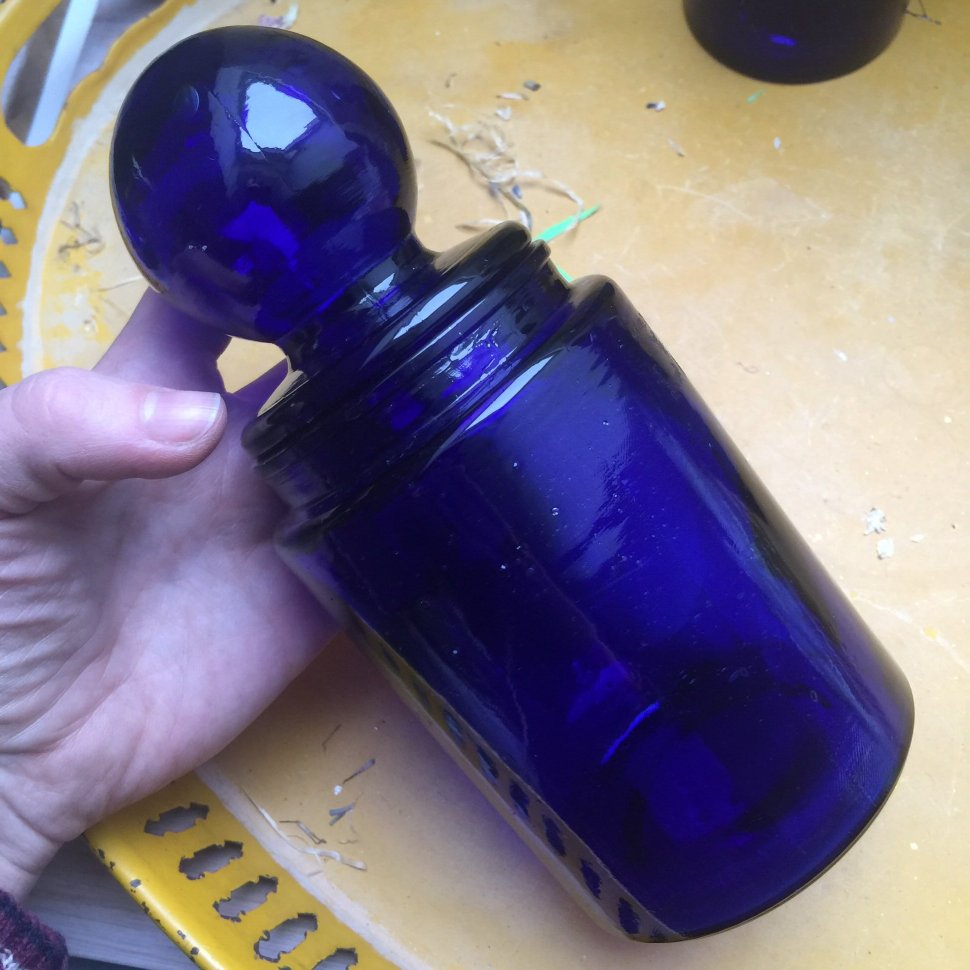 Аптечная банка синяя большая