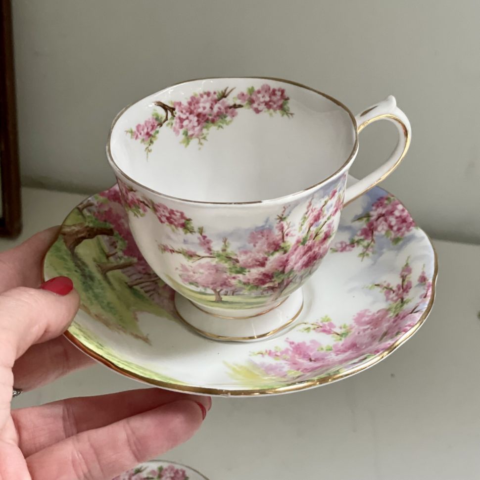 Чайная пара Royal Albert Blossom Time 200 мл 1950-е гг. Англия 