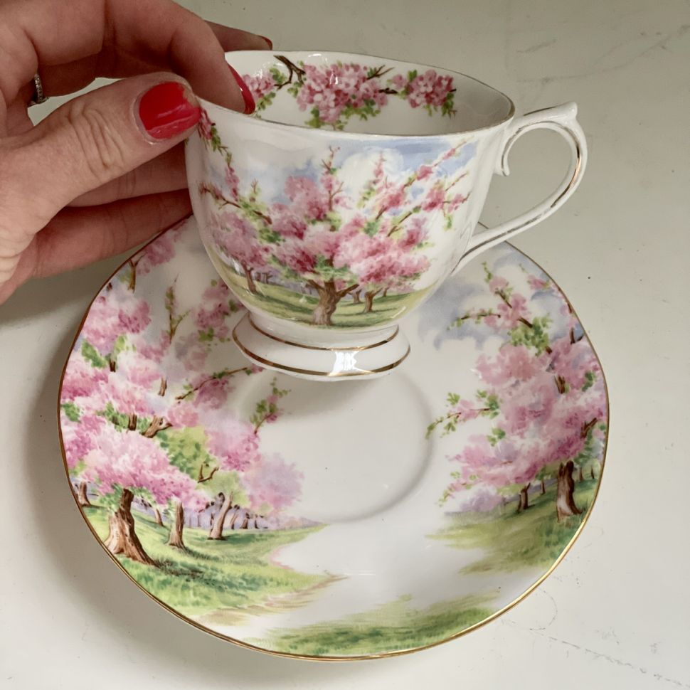 Чайная пара Royal Albert Blossom Time 200 мл 1950-е гг. Англия 