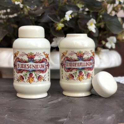 Набор из двух банок для хранения с крышками