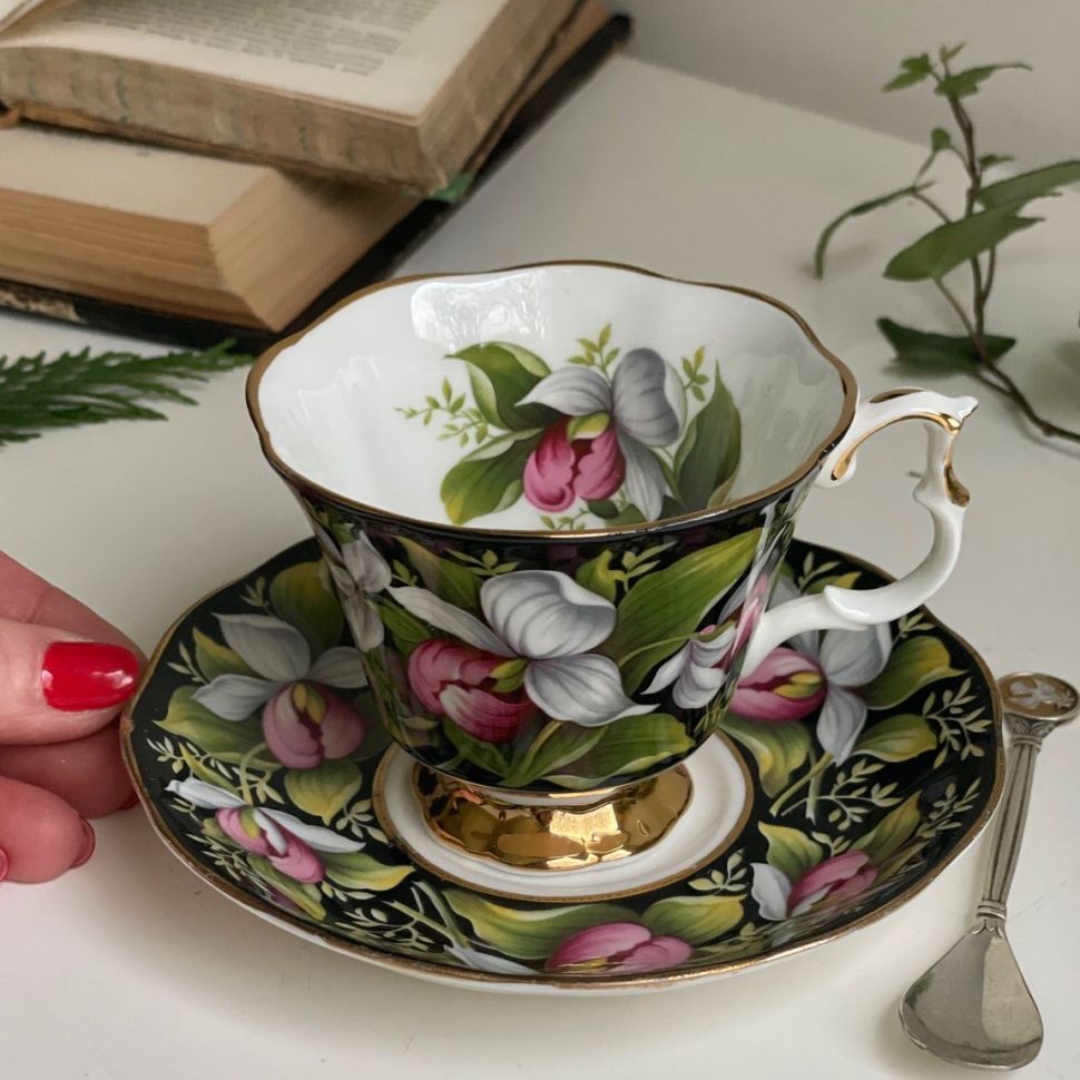 Чайная пара черный Royal Albert Provincial Flowers Ladys Slipper 200 мл Англия 