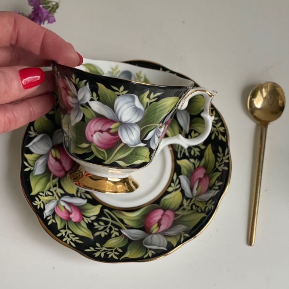 Чайная пара черный Royal Albert Provincial Flowers Ladys Slipper 200 мл Англия 