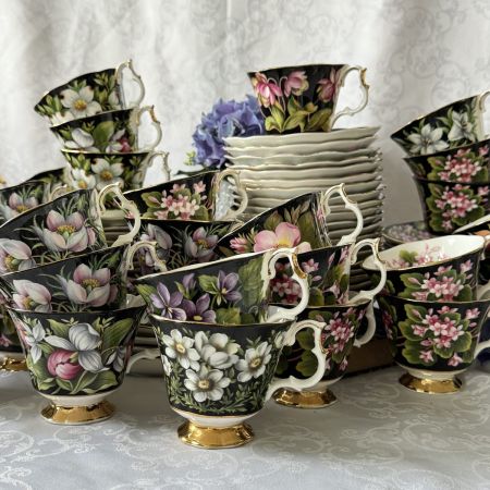 Чайная пара черный Royal Albert Provincial Flowers Ladys Slipper 200 мл Англия 