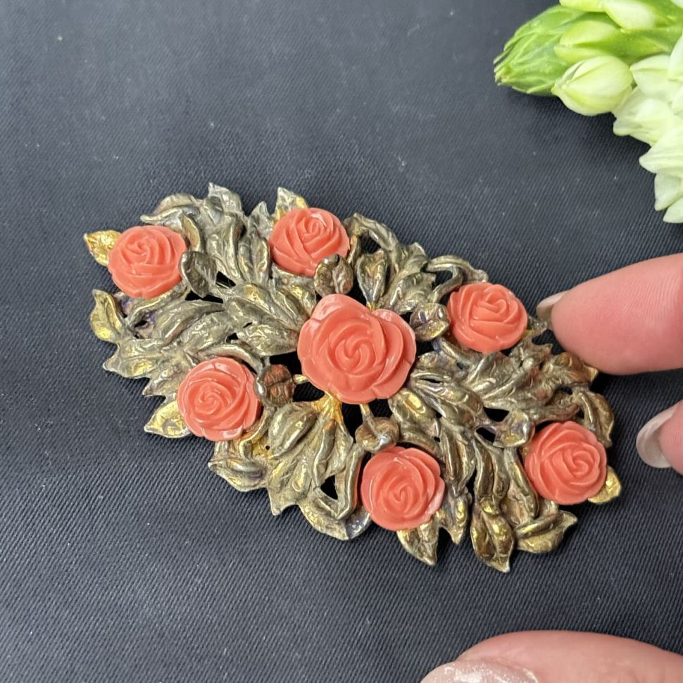 Брошь Розы 9 см латунь коралл