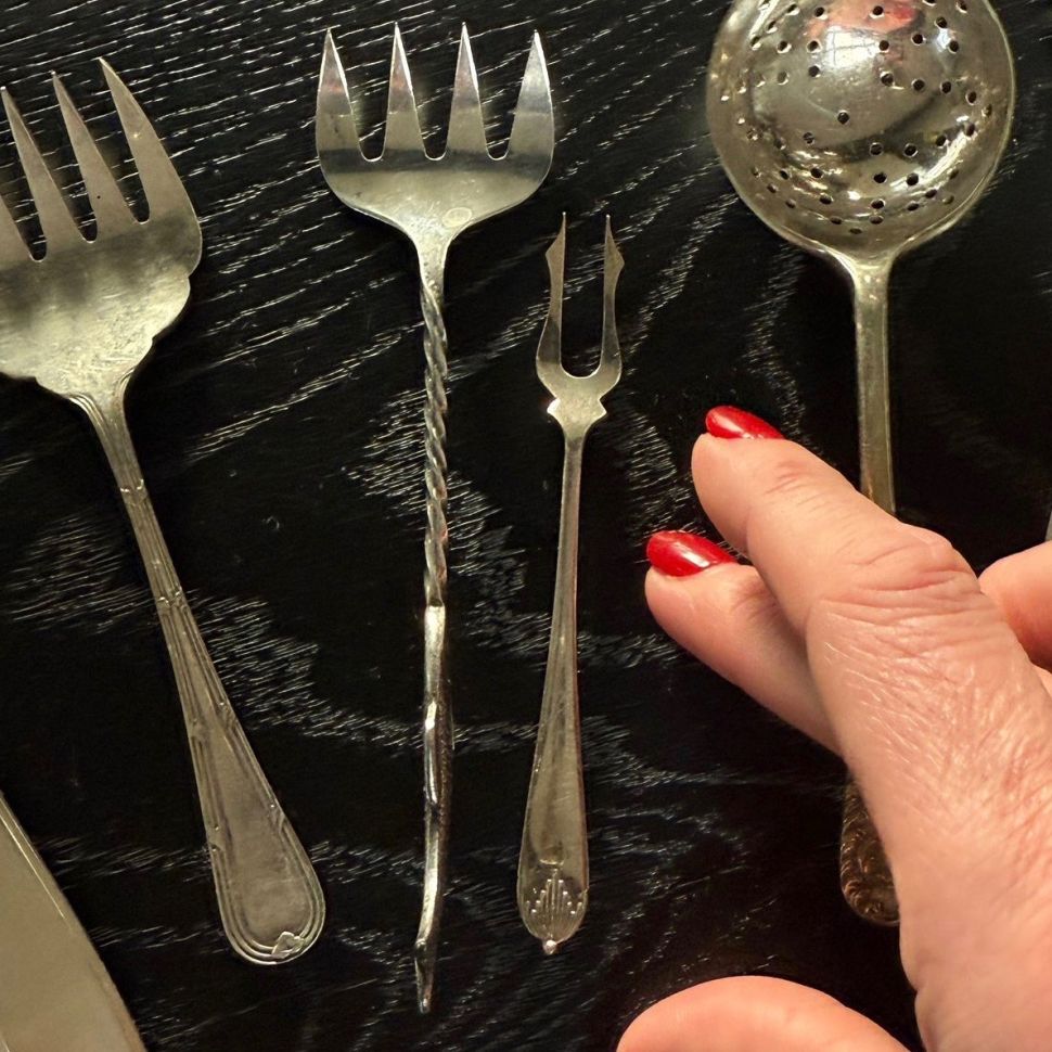 Вилка двузубец для закусок 11 см мельхиор